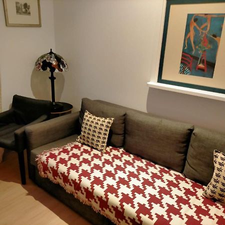 Alameda Donkey Parking Apartment Севиля Екстериор снимка