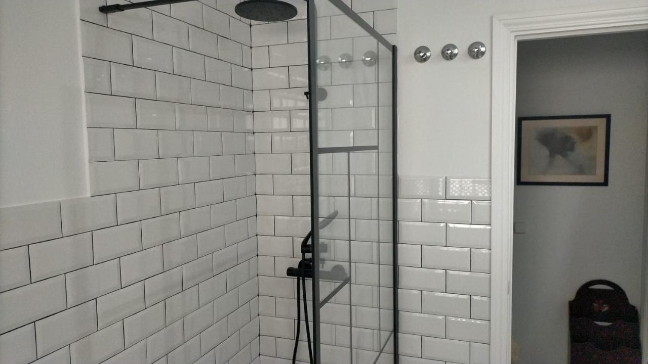 Alameda Donkey Parking Apartment Севиля Екстериор снимка